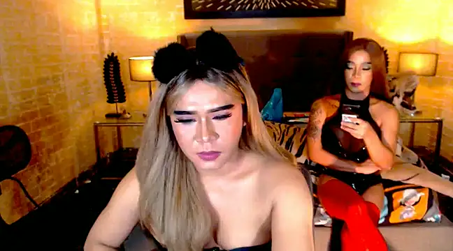 Snapshot of BigCumHuntersxx chatting on December 13, 2024, 12:50 pm BigCumHuntersxx online show from December 13, 2024, 12:50 pm