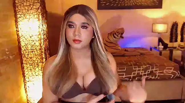 Snapshot of BigCumHuntersxx chatting on March 2, 2025, 9:42 am BigCumHuntersxx online show from March 2, 2025, 9:42 am