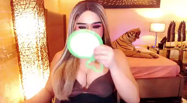 Snapshot of BigCumHuntersxx chatting on March 11, 2025, 11:33 am BigCumHuntersxx online show from March 11, 2025, 11:33 am