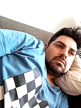 Snapshot of robredoj chatting on November 2, 2025, 7:05 pm robredoj online show from November 2, 2025, 7:05 pm