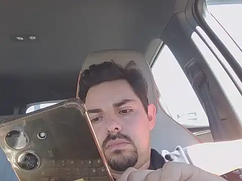 Snapshot of robredoj chatting on November 18, 2025, 2:43 pm robredoj online show from November 18, 2025, 2:43 pm