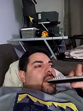 Snapshot of robredoj chatting on December 15, 2025, 12:26 am robredoj online show from December 15, 2025, 12:26 am