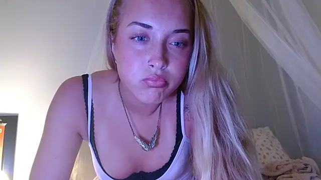 rozzygrace online show from July 24, 2026, 2:42 am