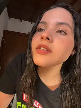 Snapshot of IvyValentine chatting on February 17, 2025, 9:08 pm IvyValentine online show from February 17, 2025, 9:08 pm