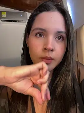 Snapshot of IvyValentine chatting on February 24, 2025, 5:20 pm IvyValentine online show from February 24, 2025, 5:20 pm