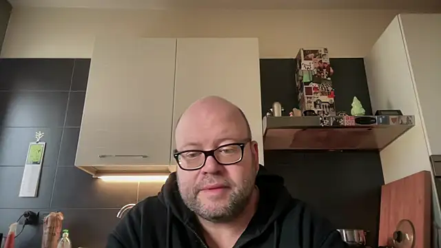 theitalianbear online show from April 1, 2026, 8:04 am