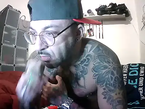 Snapshot of MagicStickBoy chatting on February 9, 2026, 10:19 am MagicStickBoy online show from February 9, 2026, 10:19 am