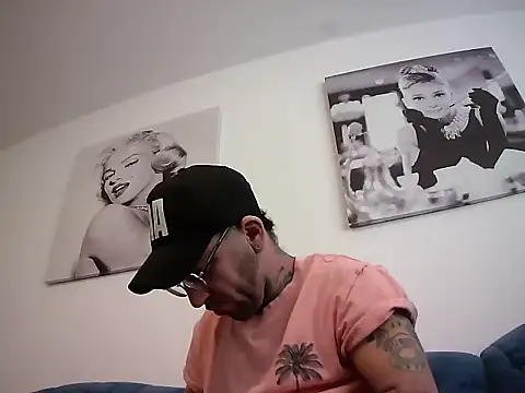 Snapshot of MagicStickBoy chatting on April 10, 2026, 10:53 am MagicStickBoy online show from April 10, 2026, 10:53 am