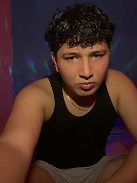 Snapshot of Eduardosexy_ chatting on August 8, 2026, 11:28 pm Eduardosexy online show from August 8, 2026, 11:28 pm