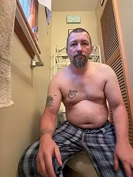 Snapshot of hillbillylover1981 chatting on July 31, 2026, 10:42 pm hillbillylover1981 online show from July 31, 2026, 10:42 pm