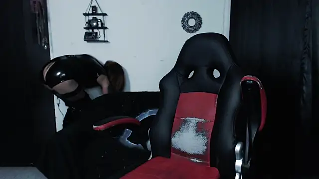 april simons2 online show from January 12, 2025, 10:34 am