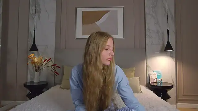 Aurora Bennett online show from July 30, 2026, 7:51 am