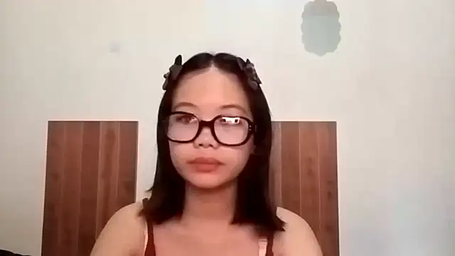 Snapshot of YunaSato chatting on August 1, 2026, 3:39 am YunaSato online show from August 1, 2026, 3:39 am