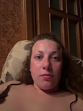 LusiDeam online show from August 3, 2026, 9:29 pm