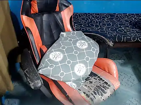 venustheg0ddess online show from December 18, 2025, 2:45 pm