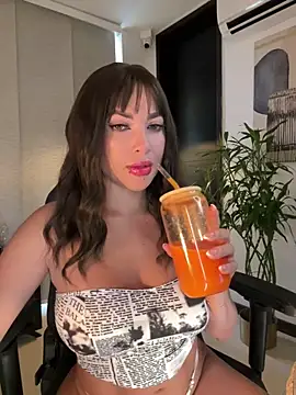 Snapshot of HannaBeckett chatting on February 2, 2025, 3:17 pm HannaBeckett online show from February 2, 2025, 3:17 pm