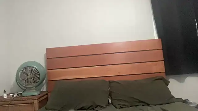 AlexisCash610 online show from August 3, 2026, 6:44 pm