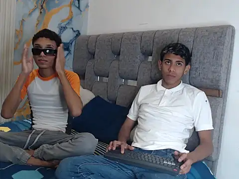 RED ZONE BOYS online show from August 5, 2026, 2:42 pm