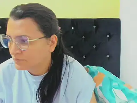 MARILYN GARCIA online show from December 24, 2024, 4:08 pm