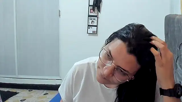 MARILYN GARCIA online show from January 8, 2025, 7:45 pm