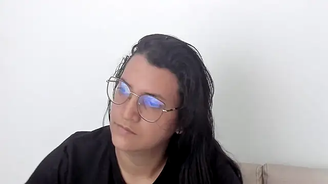 MARILYN GARCIA online show from February 24, 2025, 5:53 pm