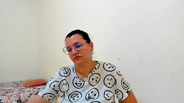 Snapshot of MARILYN_GARCIA chatting on June 20, 2026, 7:27 pm MARILYN GARCIA online show from June 20, 2026, 7:27 pm