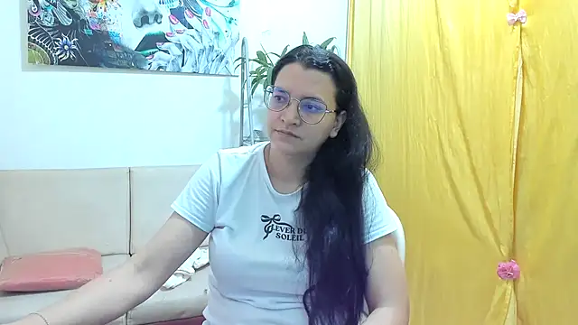 Snapshot of MARILYN_GARCIA chatting on July 4, 2026, 10:05 pm MARILYN GARCIA online show from July 4, 2026, 10:05 pm