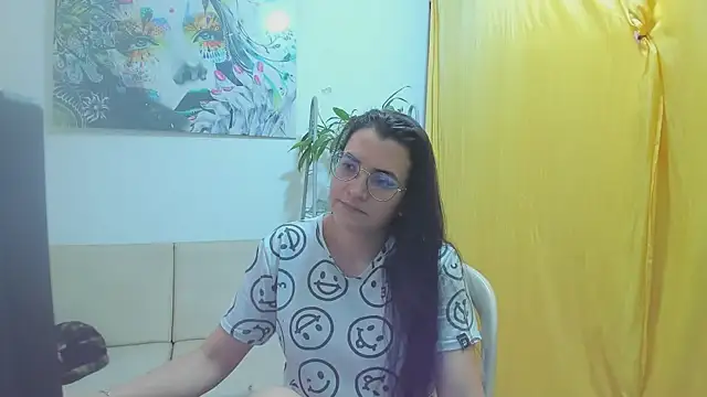 Snapshot of MARILYN_GARCIA chatting on July 10, 2026, 9:28 pm MARILYN GARCIA online show from July 10, 2026, 9:28 pm