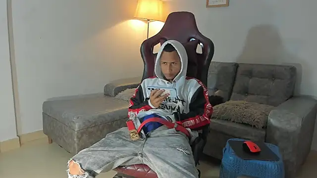 Snapshot of supreme_badboy2 chatting on August 8, 2026, 1:46 pm supreme badboy2 online show from August 8, 2026, 1:46 pm
