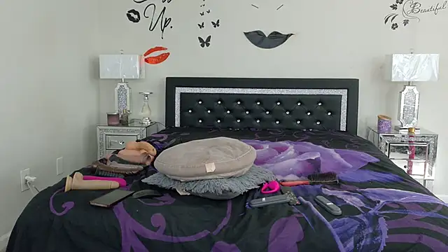 Snapshot of Coco_vixen chatting on August 5, 2026, 2:31 pm Coco vixen online show from August 5, 2026, 2:31 pm