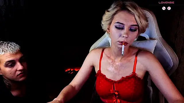 Snapshot of DarkDominSmoke chatting on August 6, 2026, 9:49 pm DarkDominSmoke online show from August 6, 2026, 9:49 pm