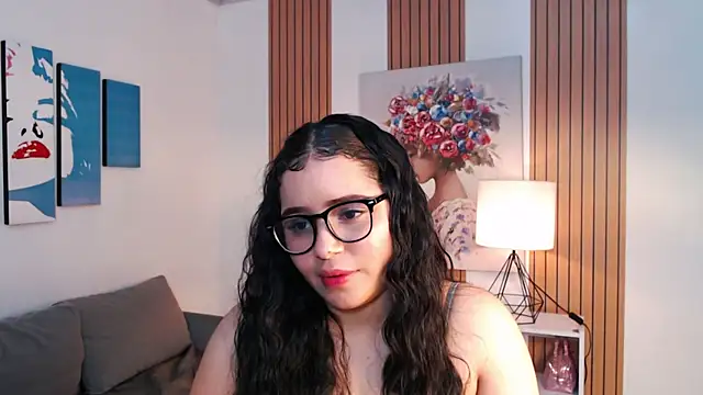 Snapshot of Bia_doll77 chatting on August 7, 2026, 7:27 pm Bia doll77 online show from August 7, 2026, 7:27 pm