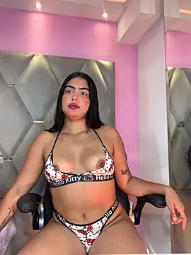 Snapshot of SexyAlondraa chatting on August 8, 2026, 8:22 pm SexyAlondraa online show from August 8, 2026, 8:22 pm