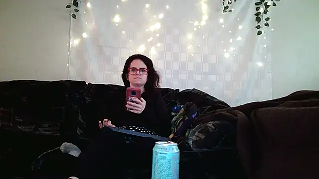 Snapshot of JessaBella chatting on November 6, 2025, 3:24 pm JessaBella online show from November 6, 2025, 3:24 pm