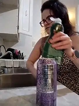 Snapshot of JessaBella chatting on November 17, 2025, 5:19 pm JessaBella online show from November 17, 2025, 5:19 pm