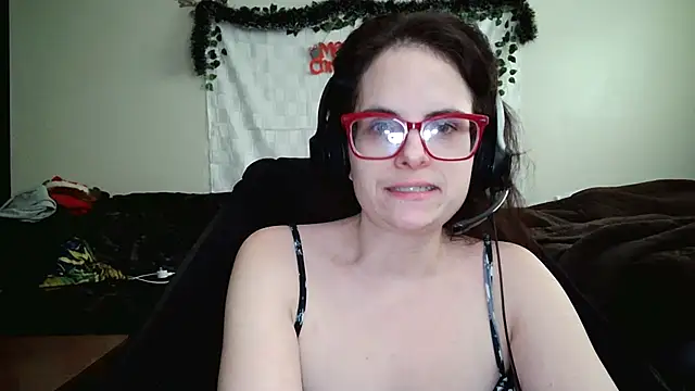 Snapshot of JessaBella chatting on December 15, 2025, 4:55 pm JessaBella online show from December 15, 2025, 4:55 pm