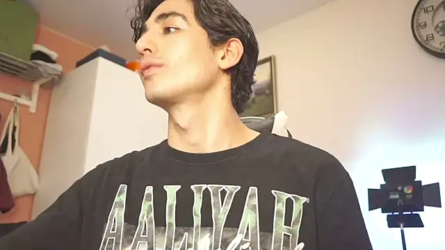 AlanDeNavarre online show from February 11, 2025, 9:46 pm