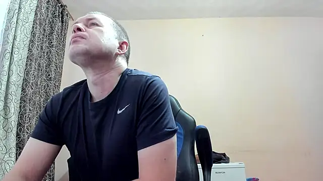 Snapshot of SanFrantsisko chatting on December 5, 2025, 7:17 am SanFrantsisko online show from December 5, 2025, 7:17 am