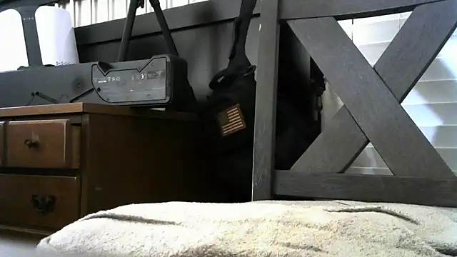 Snapshot of 1chatter3 chatting on November 8, 2025, 2:06 pm 1chatter3 online show from November 8, 2025, 2:06 pm