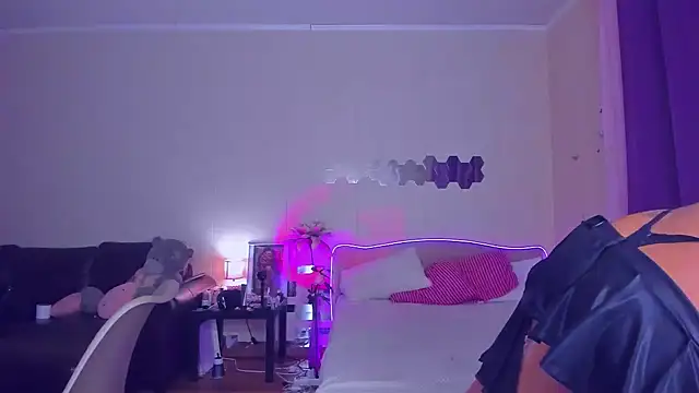 Snapshot of EmmaAbramson chatting on September 23, 2025, 4:32 pm EmmaAbramson online show from September 23, 2025, 4:32 pm