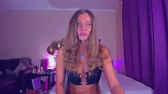 Snapshot of EmmaAbramson chatting on November 13, 2025, 4:28 pm EmmaAbramson online show from November 13, 2025, 4:28 pm