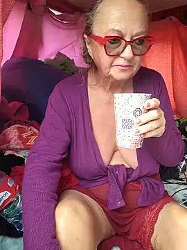 Snapshot of MucMilf59 chatting on March 12, 2025, 8:30 am MucMilf59 online show from March 12, 2025, 8:30 am