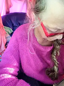 Snapshot of MucMilf59 chatting on March 21, 2025, 7:33 am MucMilf59 online show from March 21, 2025, 7:33 am