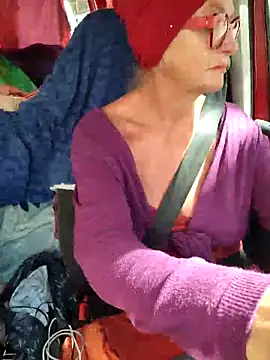 Snapshot of MucMilf59 chatting on March 21, 2025, 11:22 am MucMilf59 online show from March 21, 2025, 11:22 am