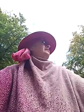 Snapshot of MucMilf59 chatting on October 18, 2025, 10:05 am MucMilf59 online show from October 18, 2025, 10:05 am