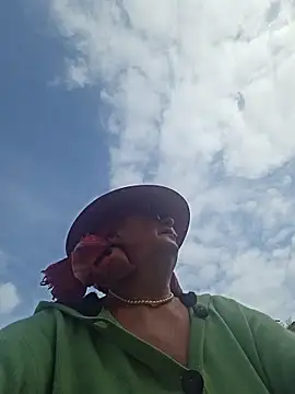 Snapshot of MucMilf59 chatting on October 21, 2025, 9:43 am MucMilf59 online show from October 21, 2025, 9:43 am