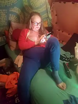 Snapshot of MucMilf59 chatting on November 17, 2025, 8:25 pm MucMilf59 online show from November 17, 2025, 8:25 pm