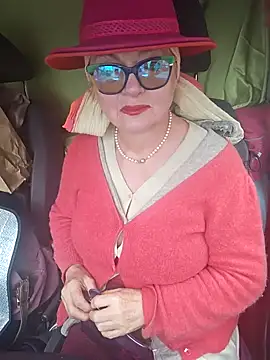 Snapshot of MucMilf59 chatting on November 21, 2025, 10:25 am MucMilf59 online show from November 21, 2025, 10:25 am