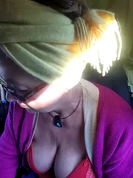 Snapshot of MucMilf59 chatting on December 2, 2025, 12:43 pm MucMilf59 online show from December 2, 2025, 12:43 pm