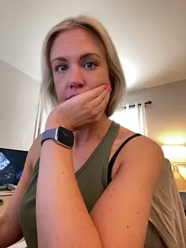 Snapshot of Kay_Cakes chatting on February 4, 2025, 8:06 pm Kay Cakes online show from February 4, 2025, 8:06 pm